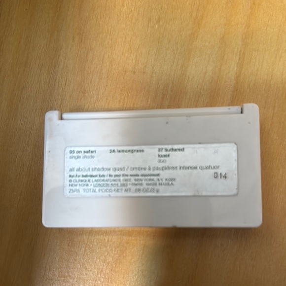 Clinique Eyeshadow Palette - Picture 2 of 3